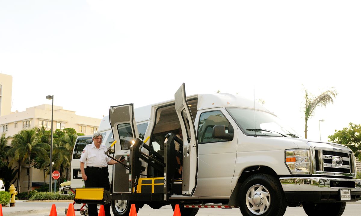 Ford Tourneo — 5-passenger diesel taxi